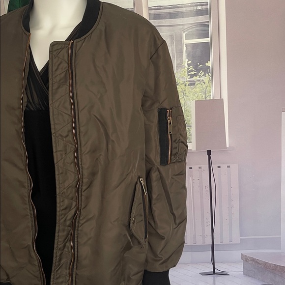 Zara Basic Outterwear Bomber Style Army Green Oversized Jacket. Size L B14 - Picture 4 of 8